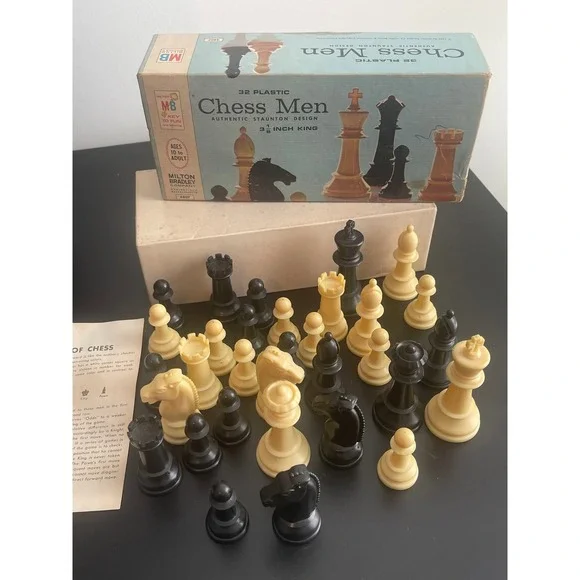 00480 - VTG Milton‎ Bradley 32 Plastic Chess Men Staunton Design 3 1/8 Inch King - Picture 3 of 8
